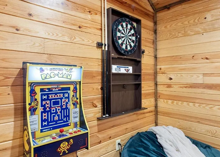 Close To Lake Putt Putt, Pool Table, Play Set